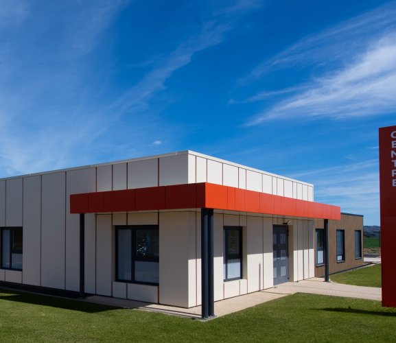 centres ophtalmologique et de kinésithérapie modulaires modernes ALGECO® de Bromont-Lamothe (63230)